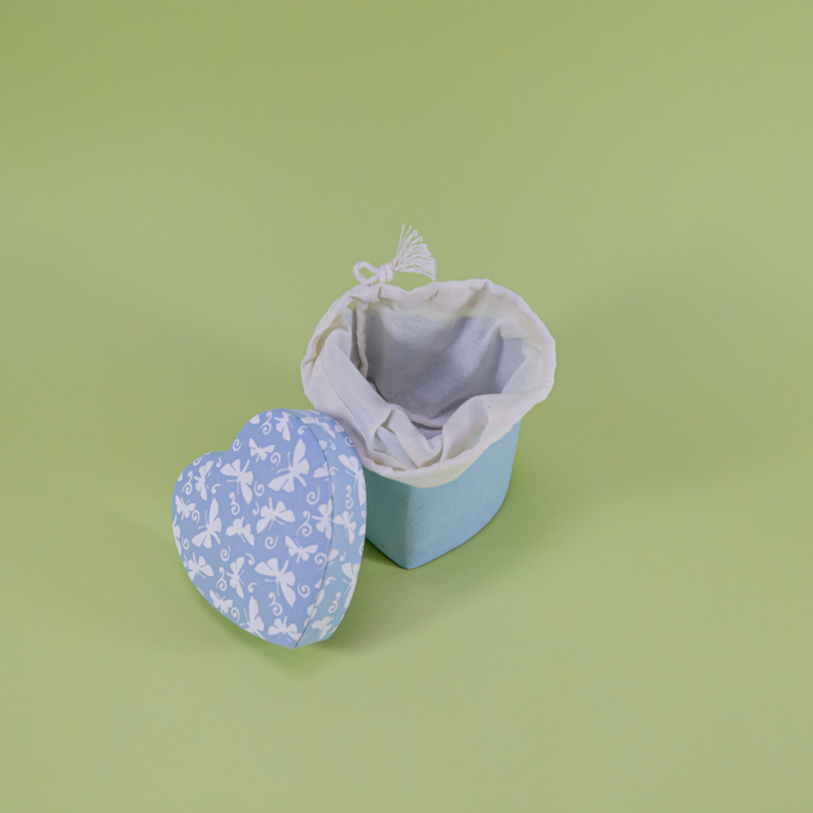ECO-URN Hartvormige Urn met vlinderprint 10x10cm