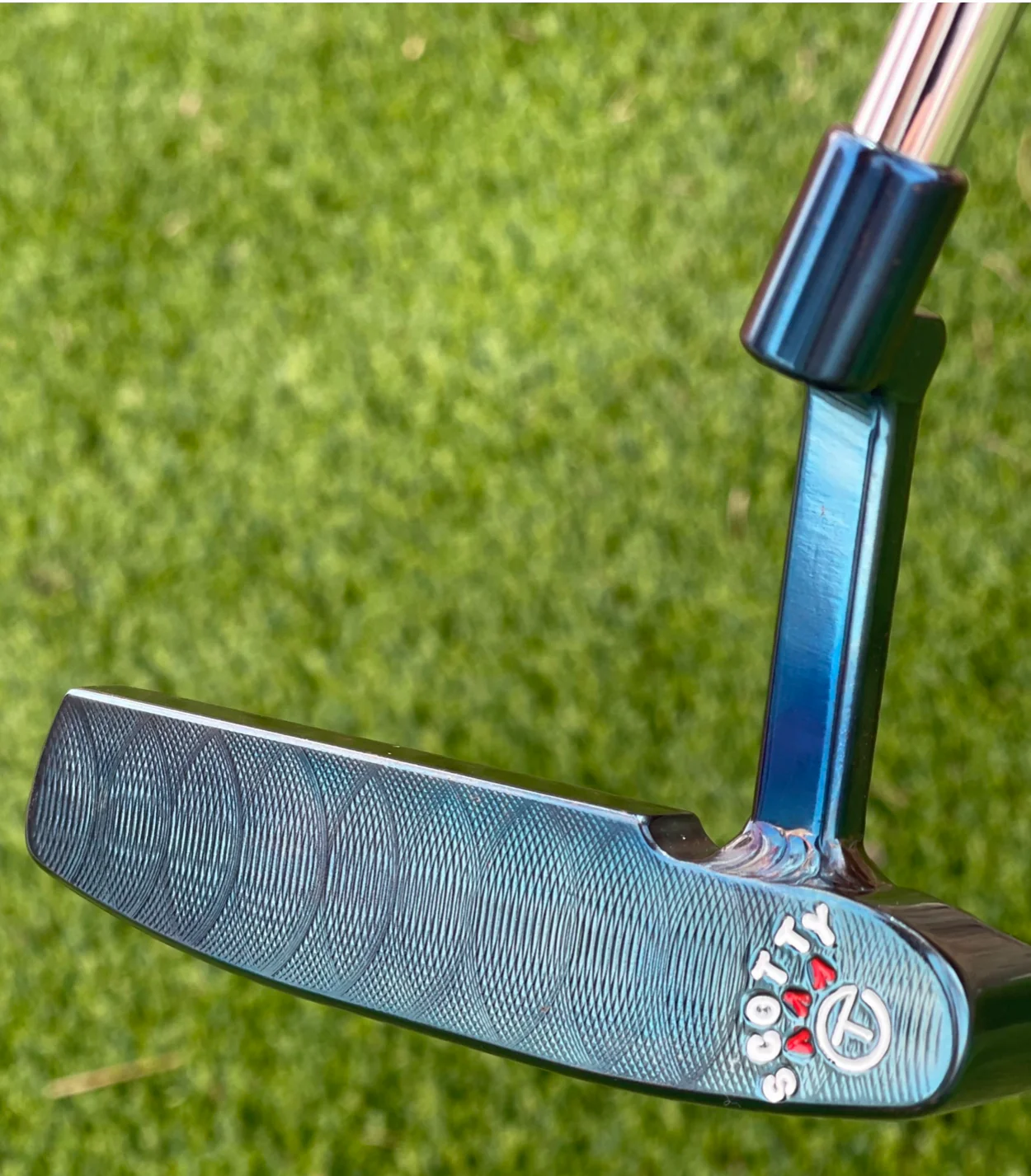 Scotty Cameron - Tour Masterful 009 Chromatic Blue finish met welded neck (met COA)
