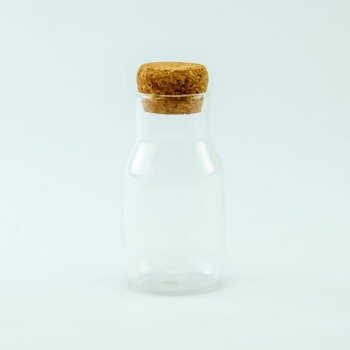 Glazen flesje met ronde kurk