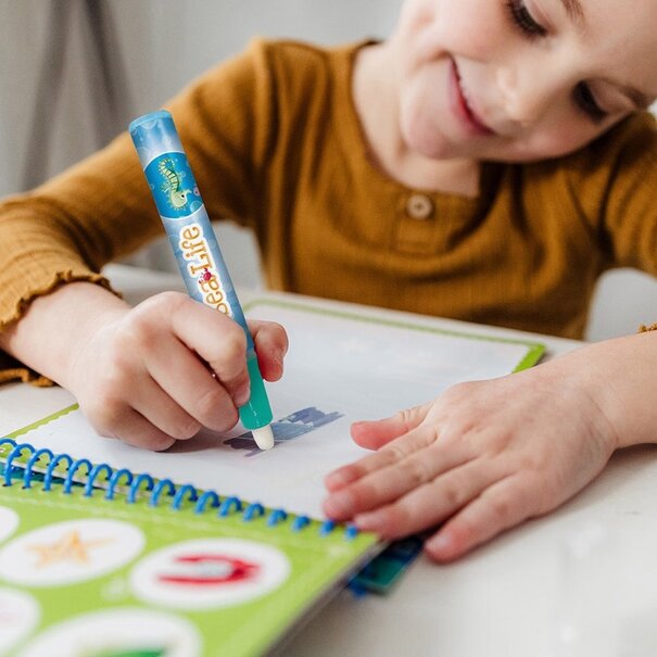 Totum |  Magisch Zeekleurboek