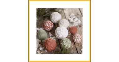 Kerstbal met papier-maché pulp