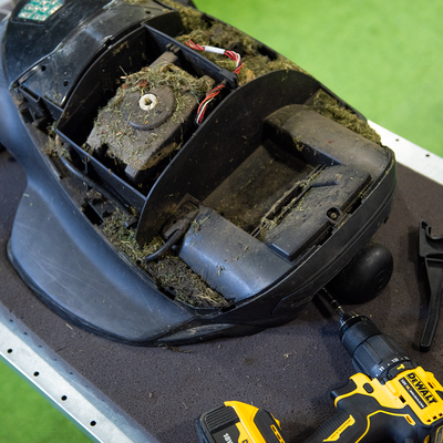 Onderhoud aan je robotmaaier. 