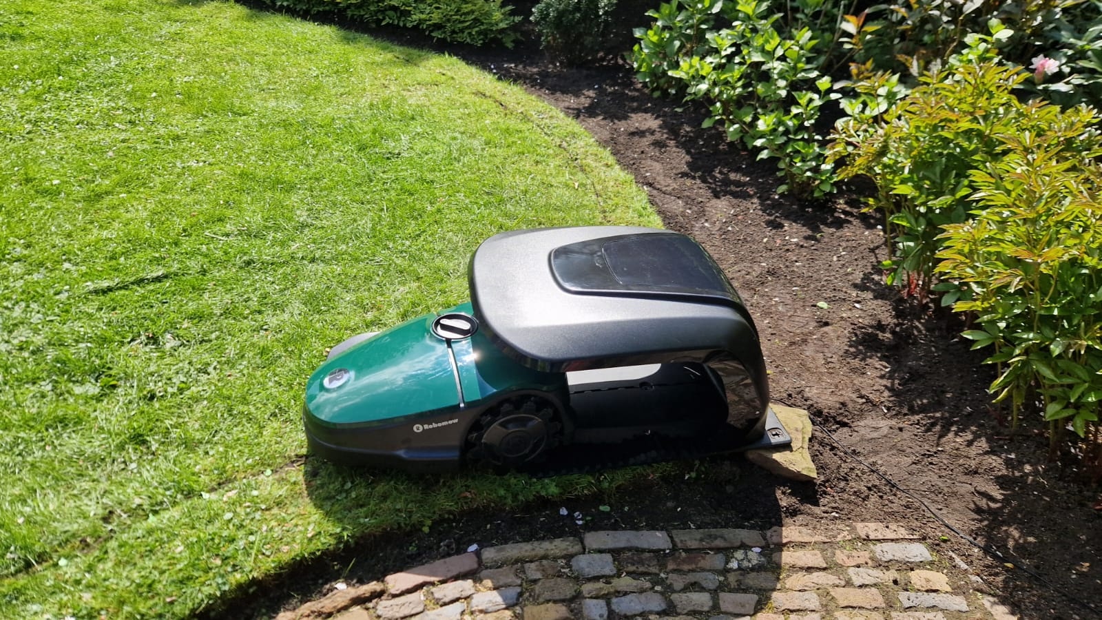 Installatie robotmaaier kleine tuin