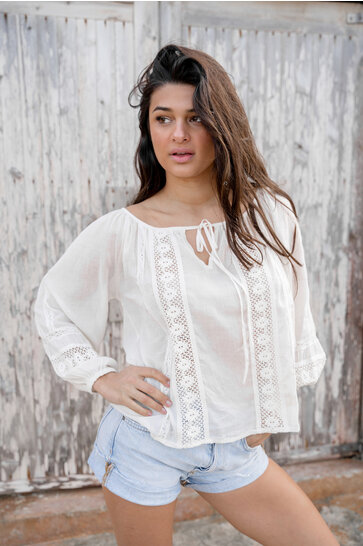 Blouse Laces Beige
