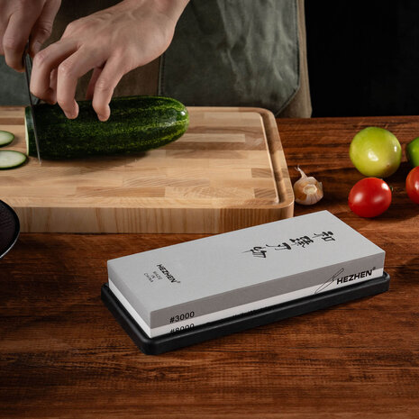 Hezhen Professionele slijpsteen (Korund) - Dubbelzijdige korrel  3000/8000 - L Hezhen Professionele slijpsteen (Korund) - Dubbelzijdige korrel  3000/8000 - L