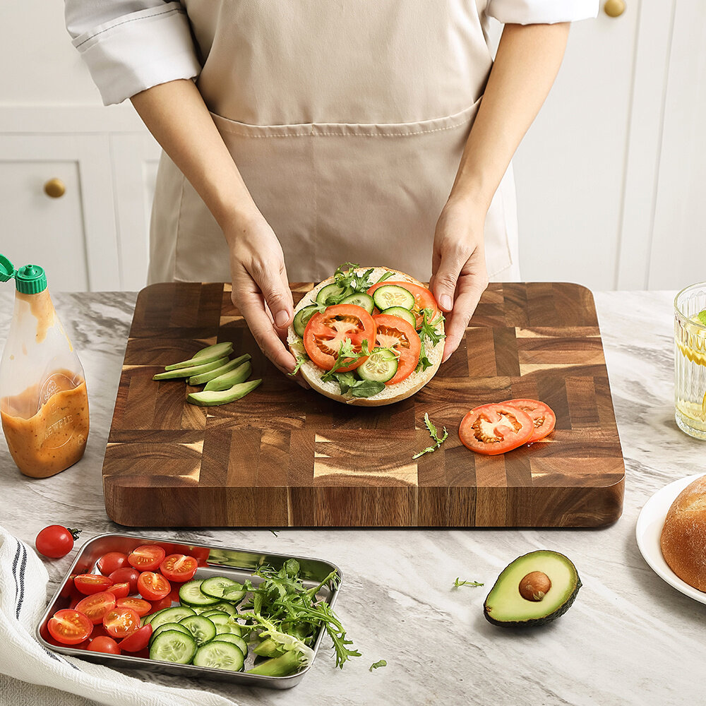 XinZuo Snijplank Acaciahout 41x31x4.2cm met anti-slip voetjes en handgrepen