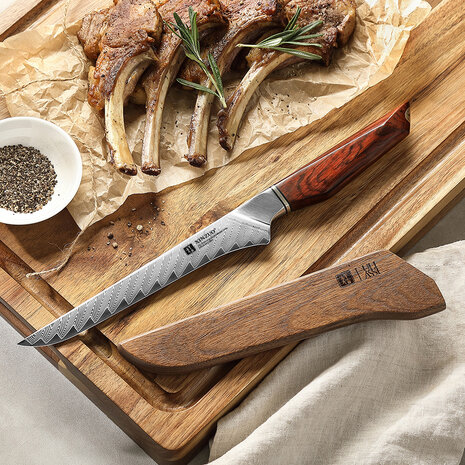 XinZuo Damascus uitbeenmes 16.5cm - X03 Xing Series - XinZuo x Mauro Uliassi (3-sterren Michelin chef) XinZuo Damascus uitbeenmes 16.5cm - X03 Xing Series - XinZuo x Mauro Uliassi (3-sterren Michelin chef)