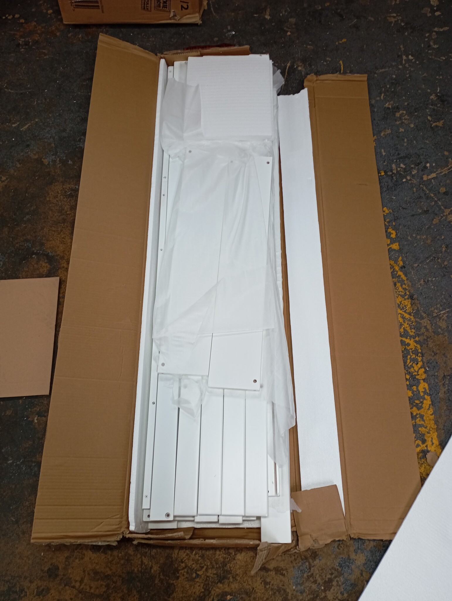 Huisbed 160x80 + Logeerbed - Wit - Hoekschade - 55% Korting!