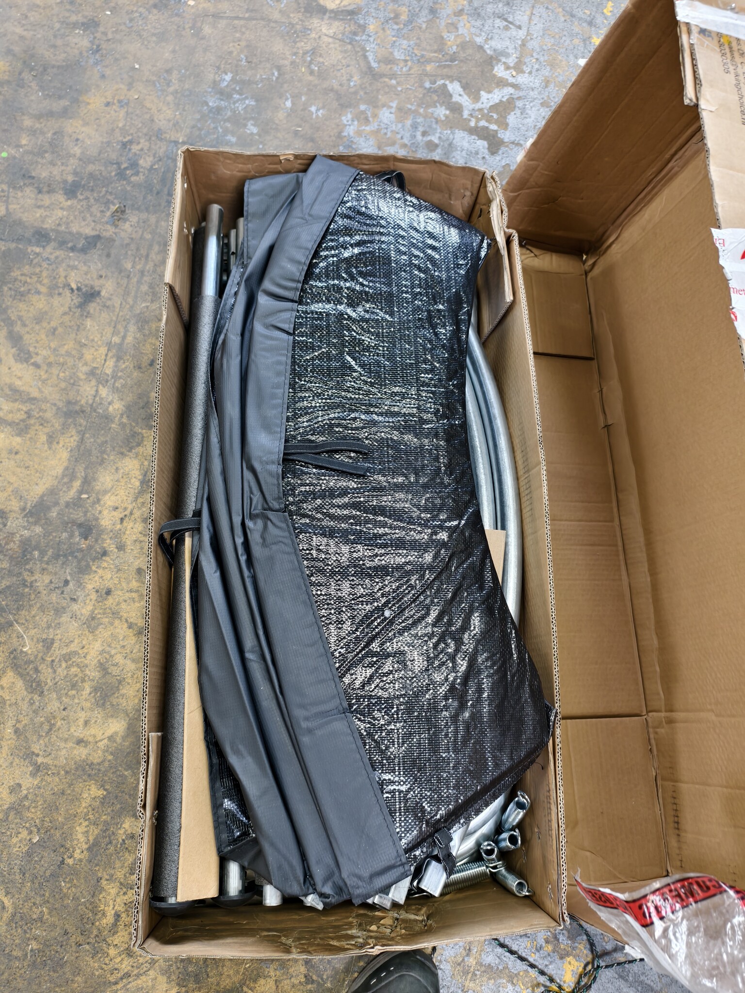 Trampoline 183cm met Net - Zwart - Gebruikt - 50% Korting!