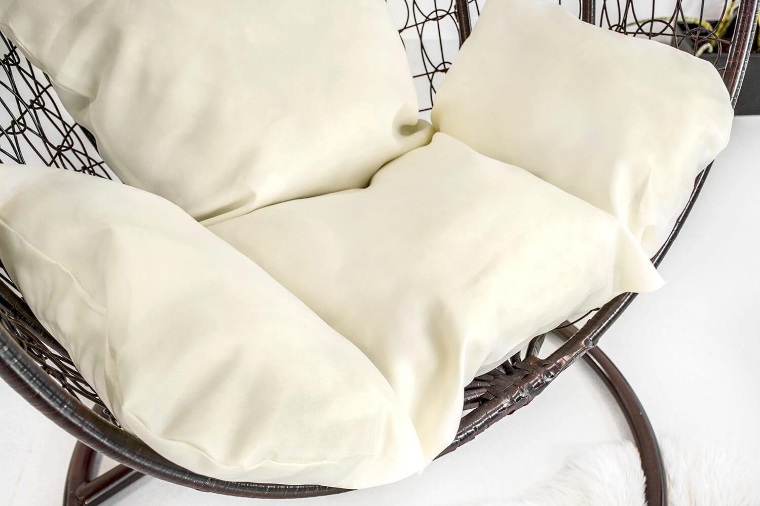 Ei Hangstoel Bruin/Beige met Frame - 55% Korting!