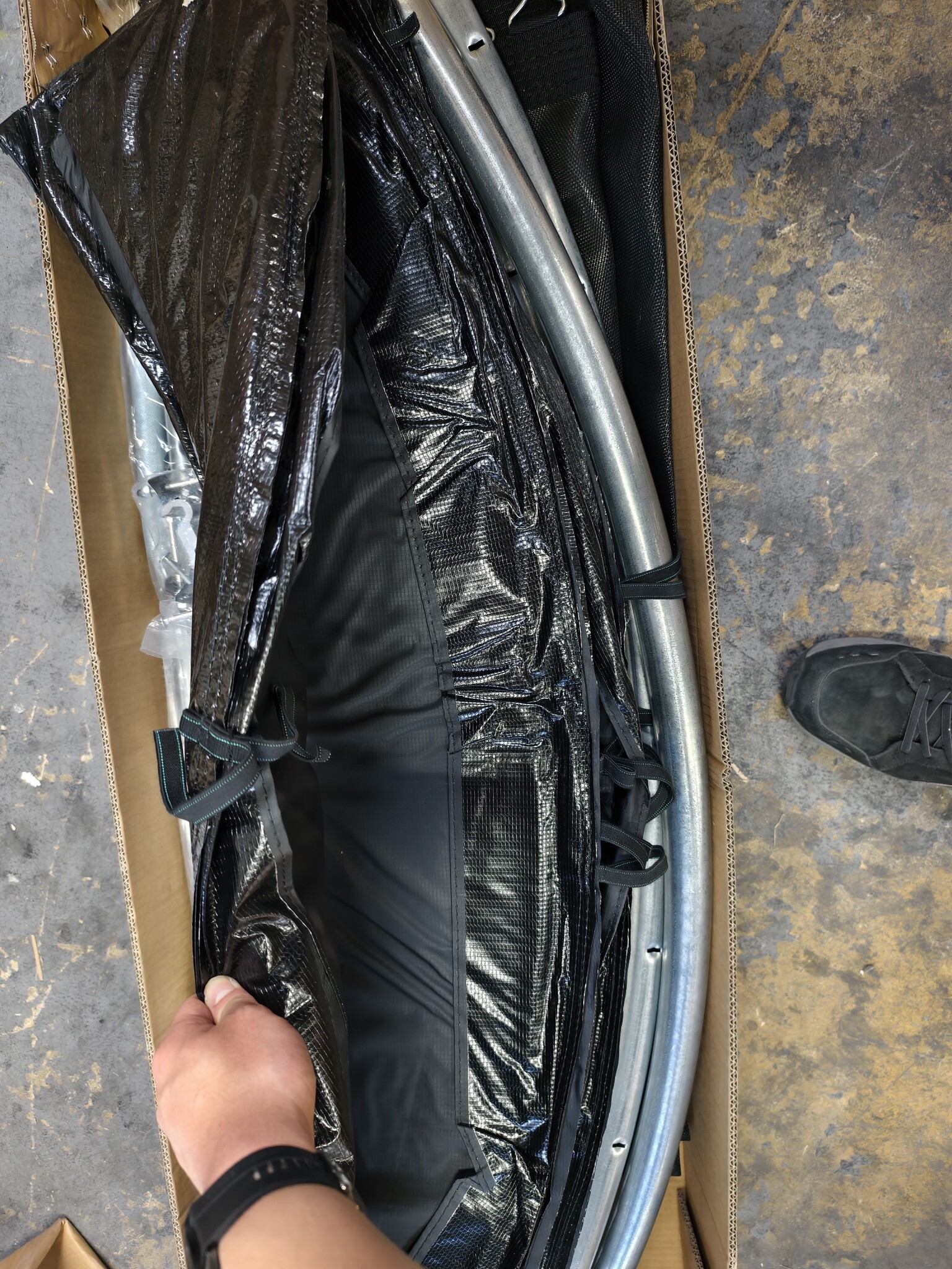 Trampoline 244 cm - Zwart (i.p.v. Roze/Zwart) - 50% Korting!