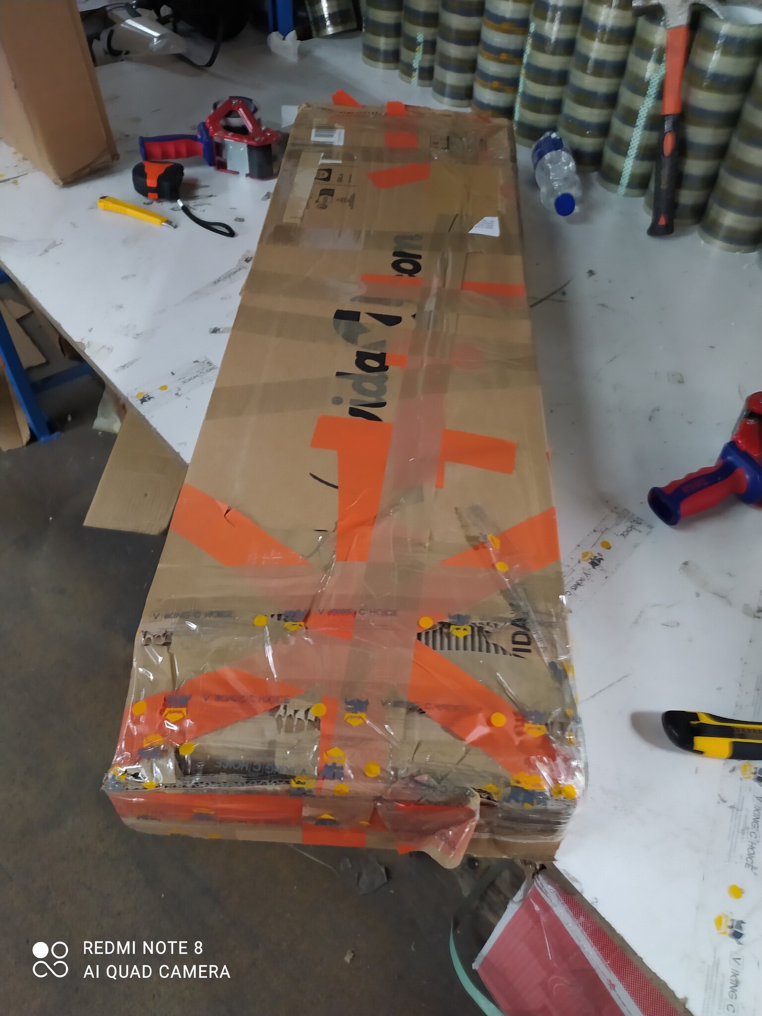 TV-Wandmeubel Bruineiken - LED - 60% Korting! (Schroeven Missen)