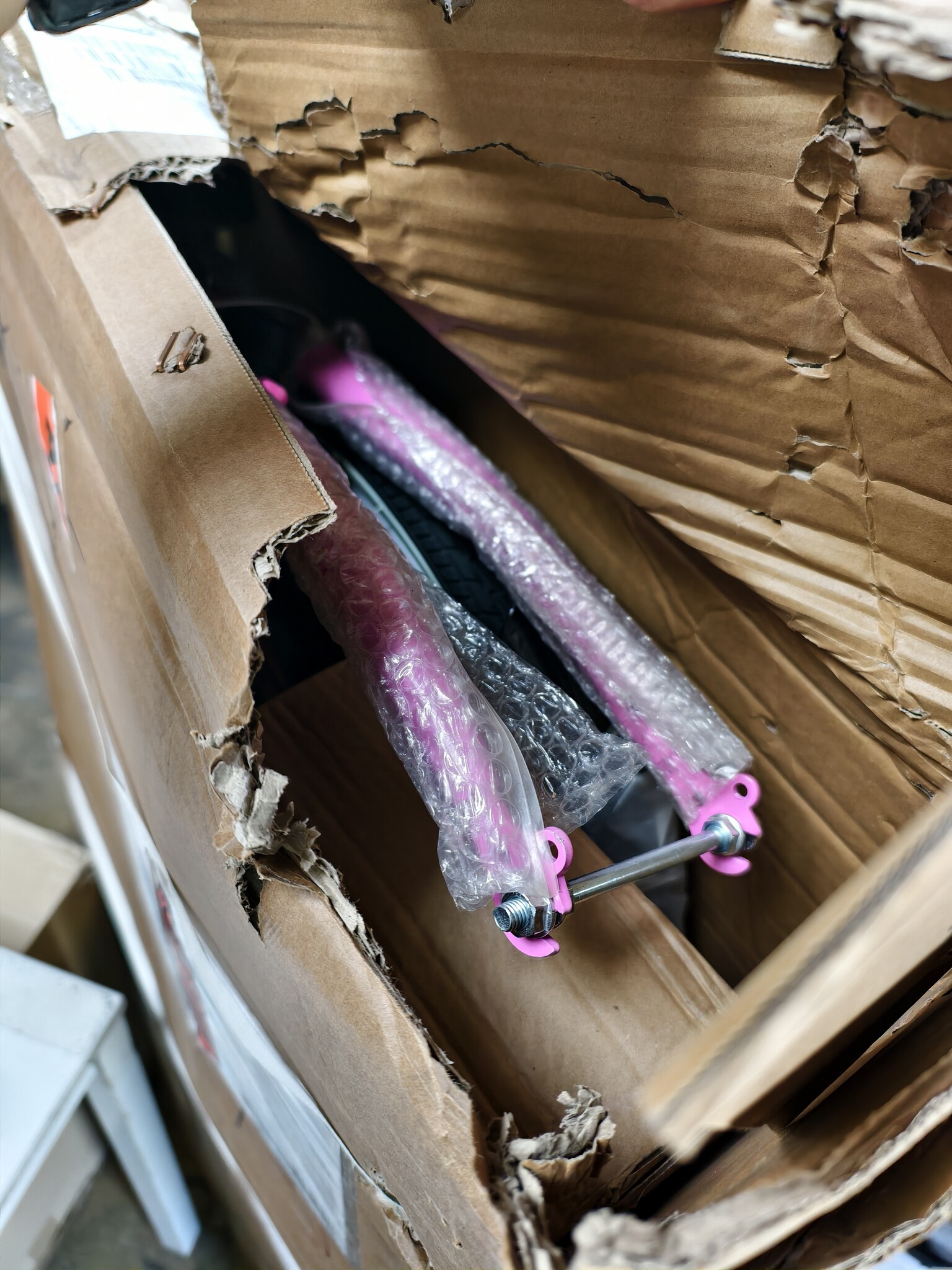 Meisjesfiets 26 inch Roze - 45% Korting! Nieuw, doos beschadigd