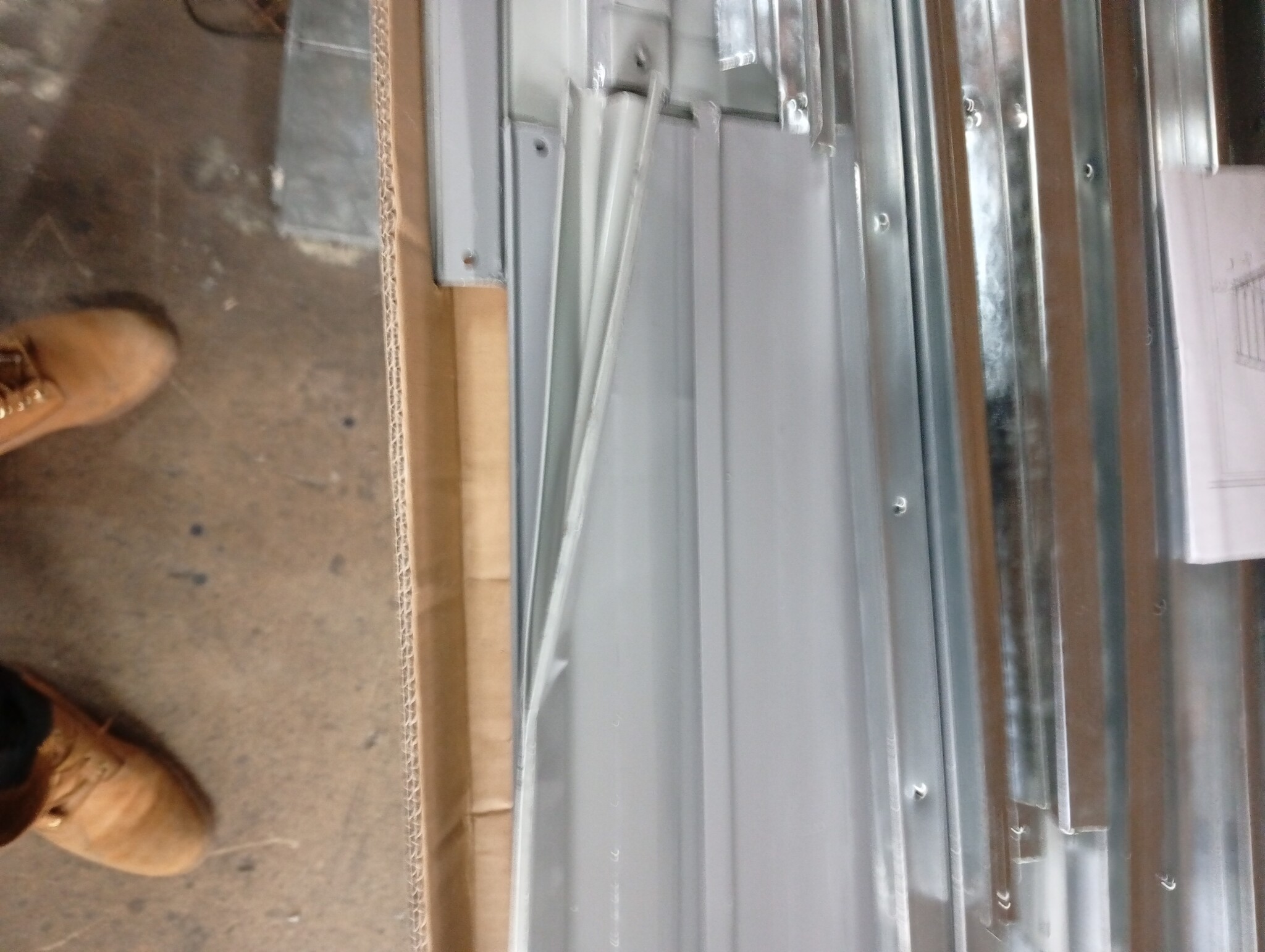 Tuinbox Grijs 129x67x65cm - 50% Korting! (Lichte schade)