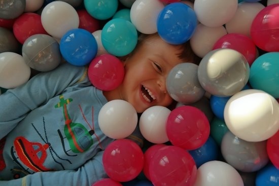 Ballenbak 120x120 + 600 ballen! Vuil/Mist Ballen -60%