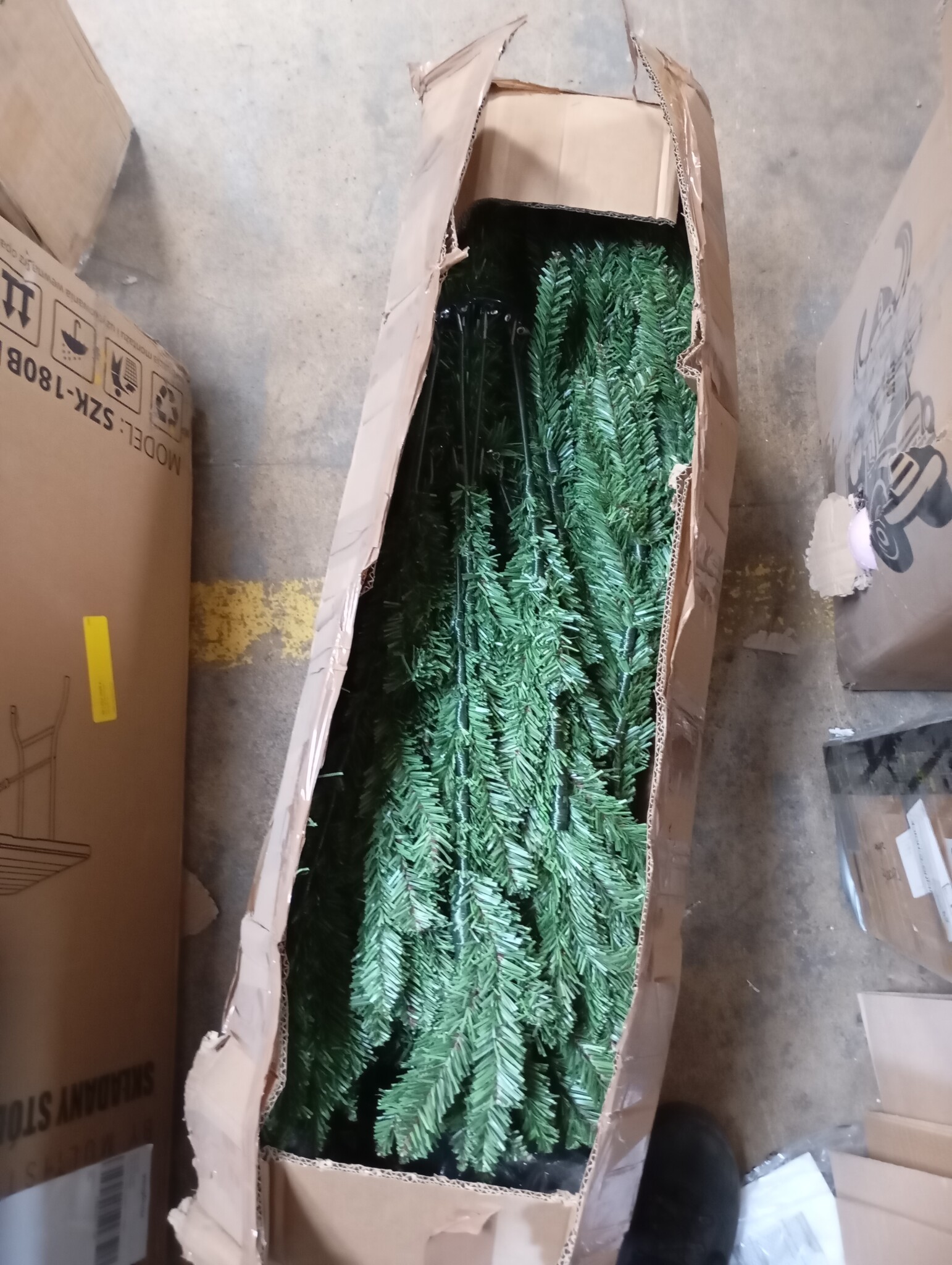Kunstkerstboom 220cm - Uitvouwsysteem - 50% Korting!