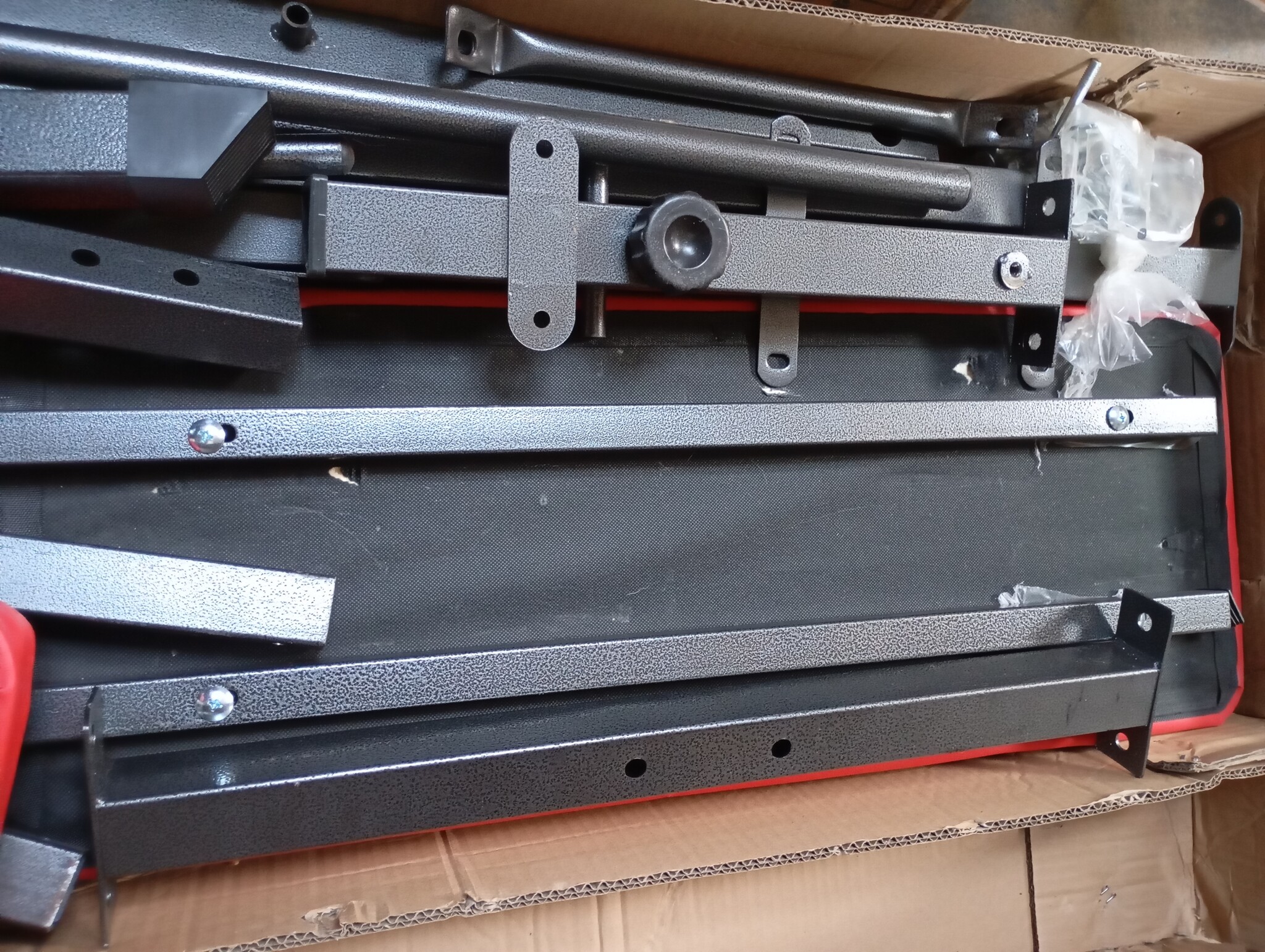 Halterbank - Multifunctioneel - 60% Korting! (Krassen/Scheuren)