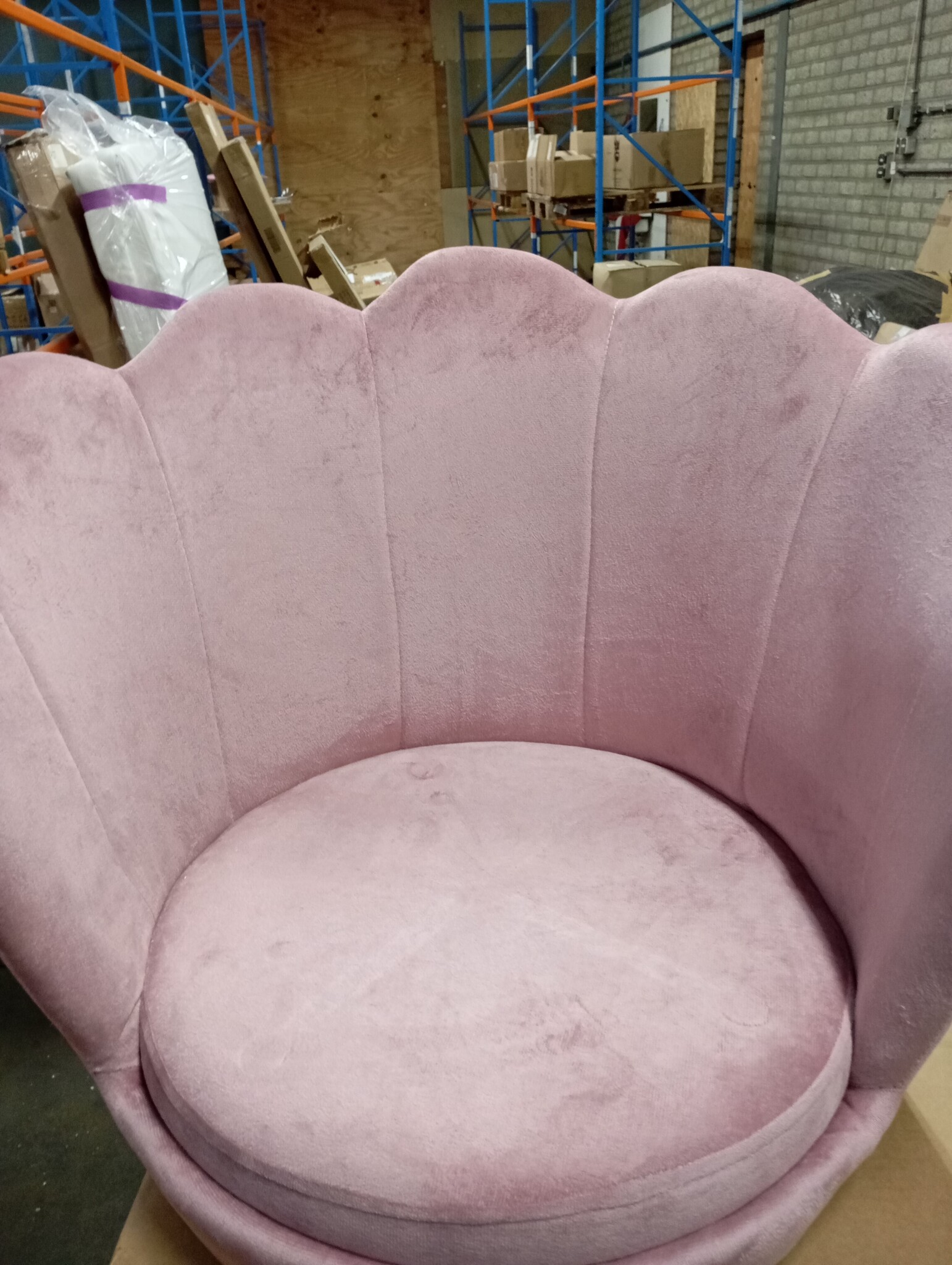 Roze Velvet Schelp Fauteuil - Goud - 55% Korting!