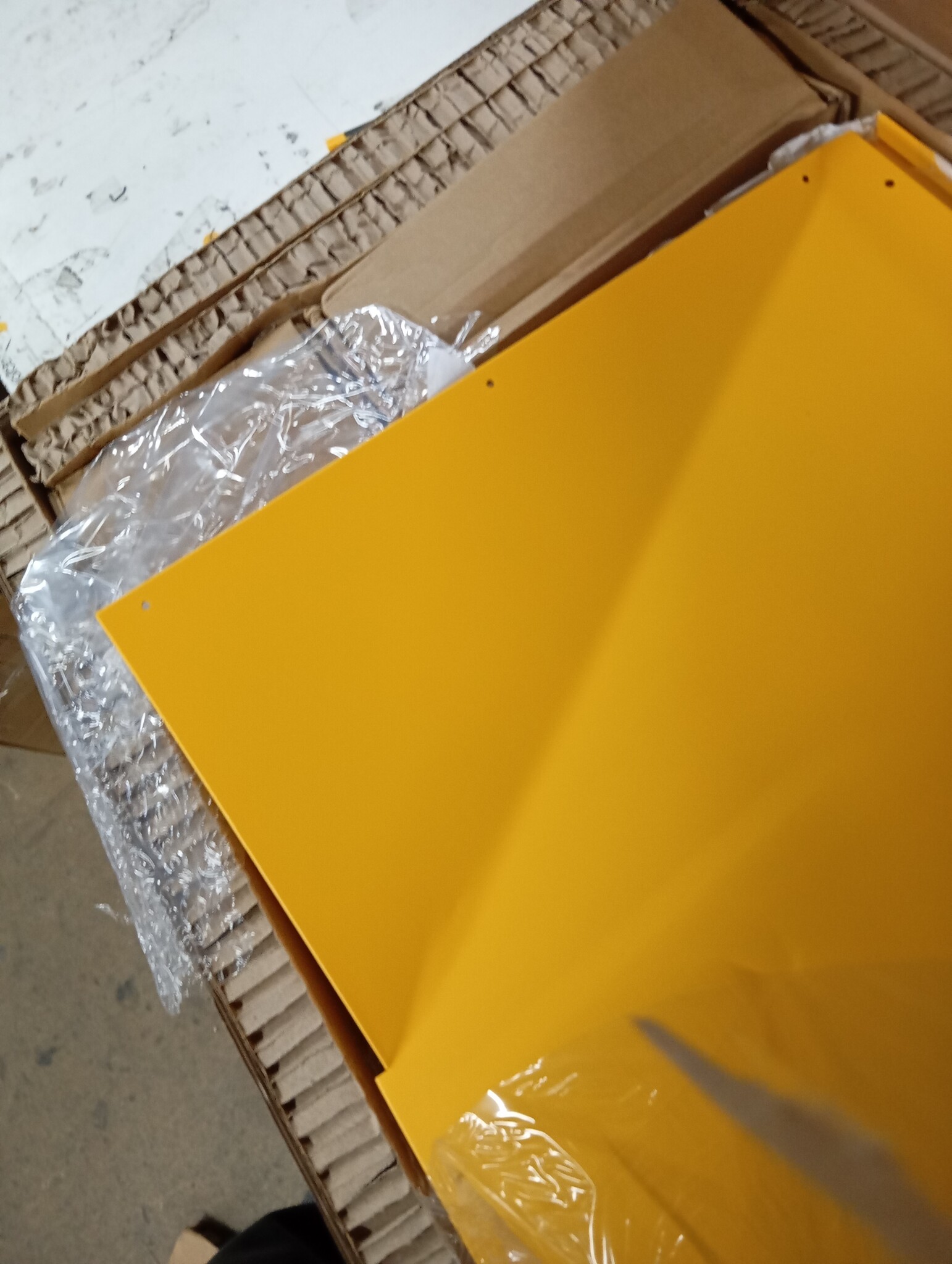 vidaXL Dressoir Mosterdgeel - Licht Beschadigd - 50% Korting!