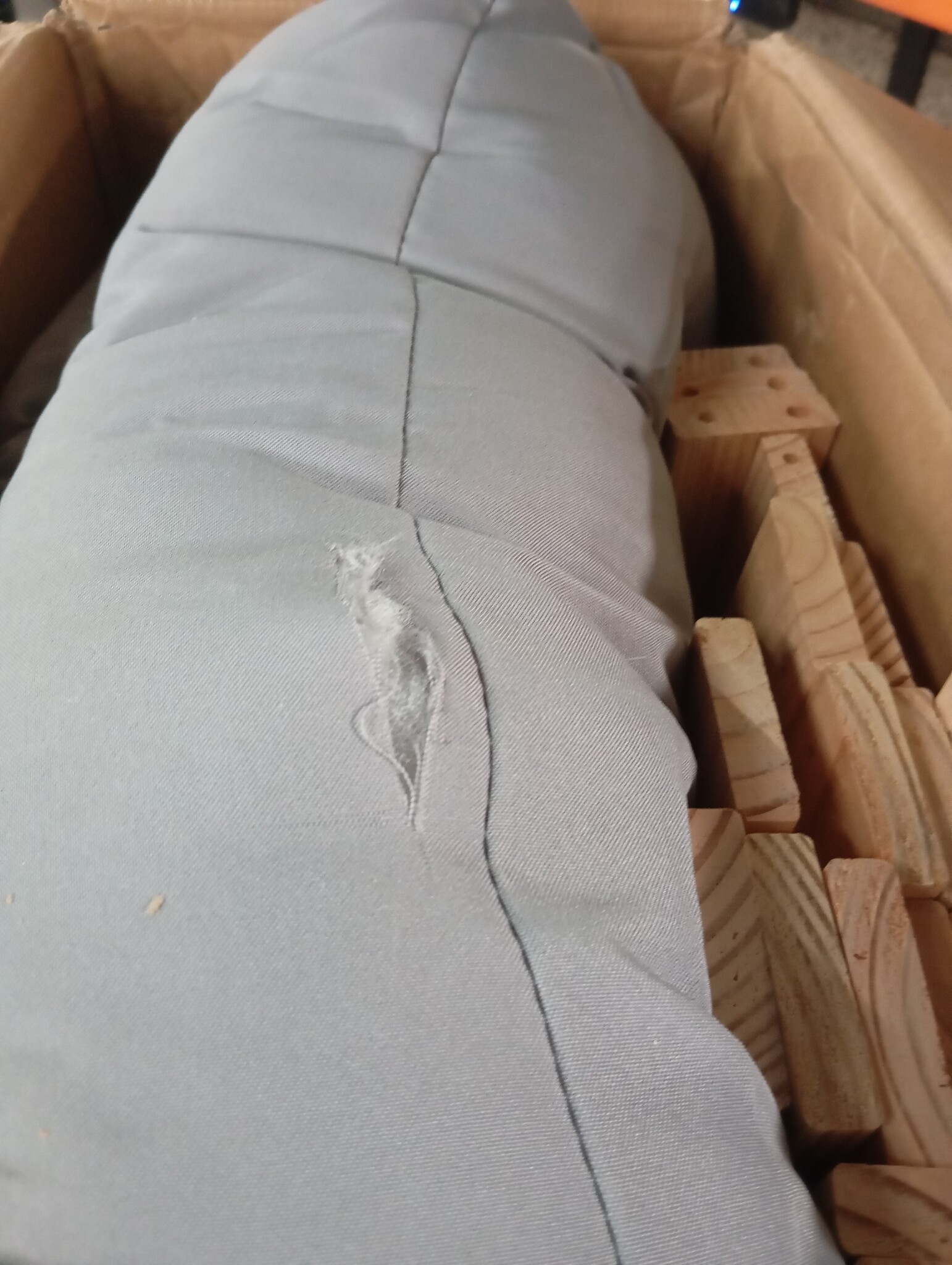 Tuinvoetenbank Douglas Hout + Kussen - 55% Korting! (Lichte Scheur)