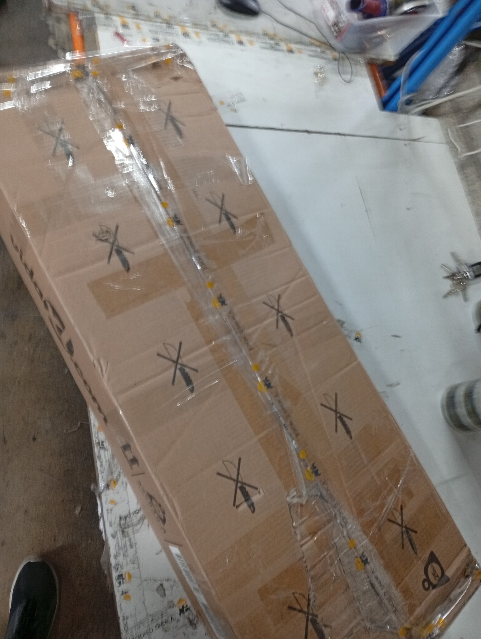 VidaXL Bedframe 180x200 Taupe (Gebruikssporen) - RetourDeal!