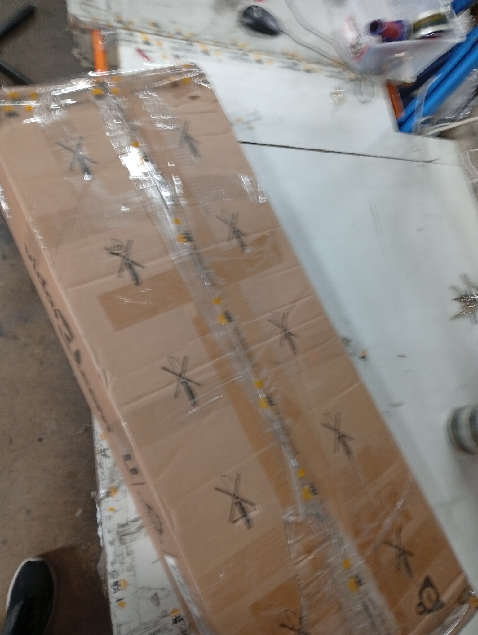VidaXL Bedframe 180x200 Taupe (Gebruikssporen) - RetourDeal!