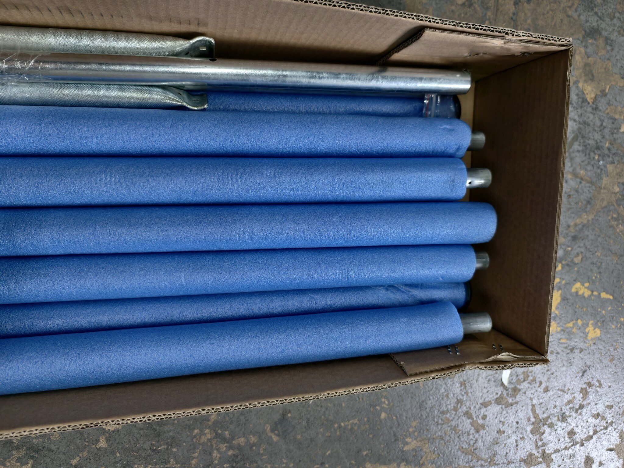 Gebruikte Trampoline 244 cm met Net - Blauw - Installatiesporen