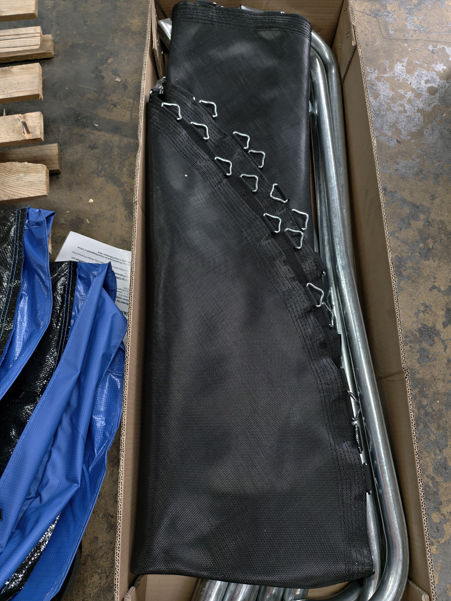 Gebruikte Trampoline 244 cm met Net - Blauw - Installatiesporen