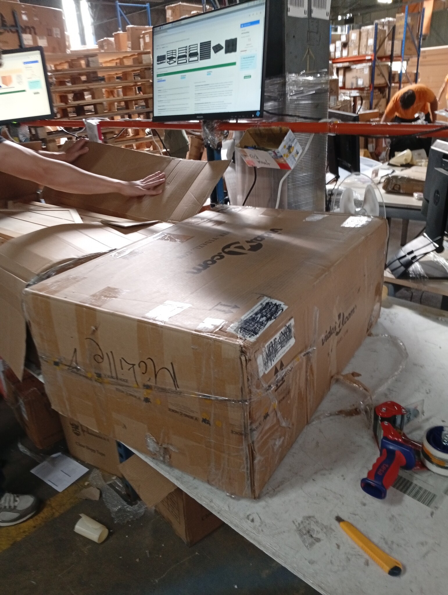 vidaXL Tuinbank Zwart Grenen - 2-zits - 60% Korting! (Defect)