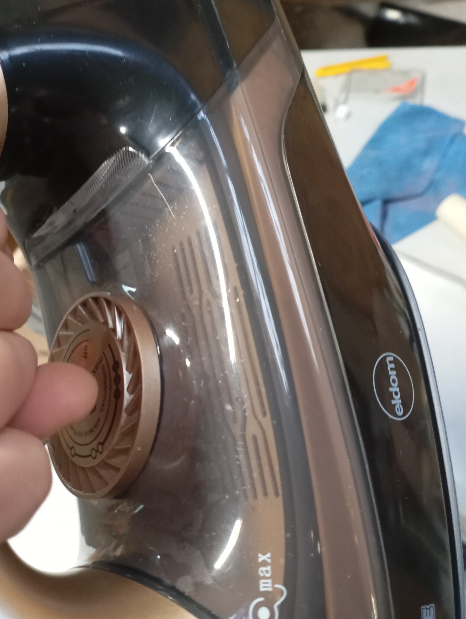 Eldom Draadloos Stoomstrijkijzer - 2800W - 50% Korting!