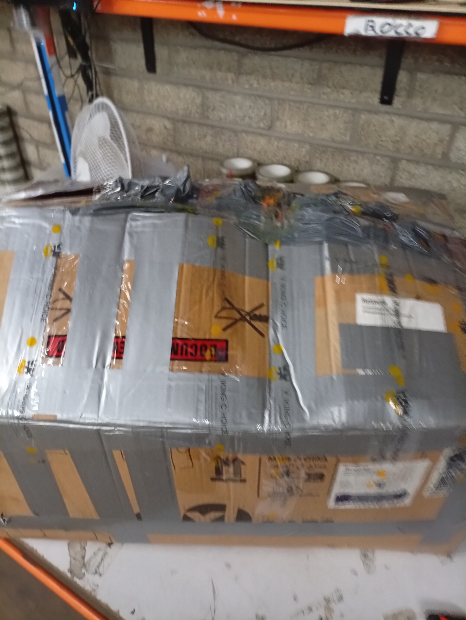 vidaXL Tweezitsbank 140 cm stof zwart