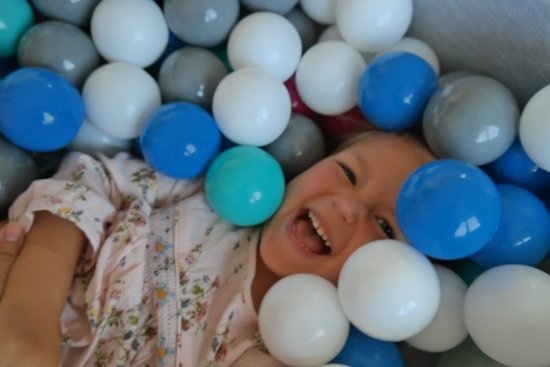 Ballenbak 90x90 + 150 Ballen - Wit/Roze/Grijs/Zwart - 40% Korting!