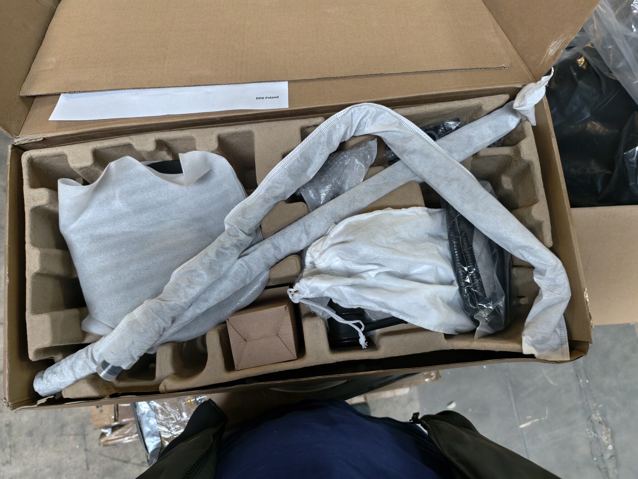 Zwarte Regendoucheset - 40% Korting! - Retourdeal