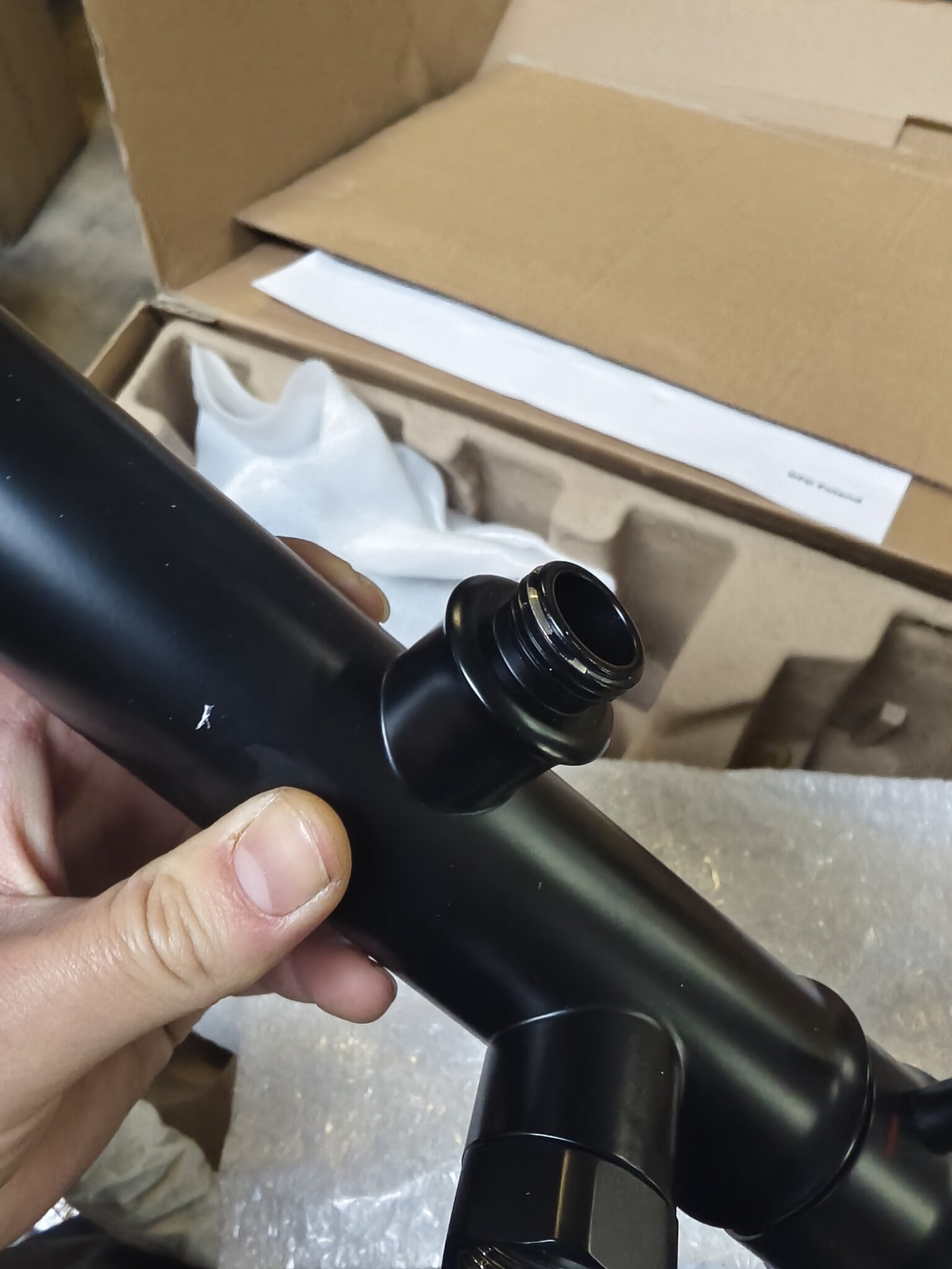 Zwarte Regendoucheset - 40% Korting! - Retourdeal