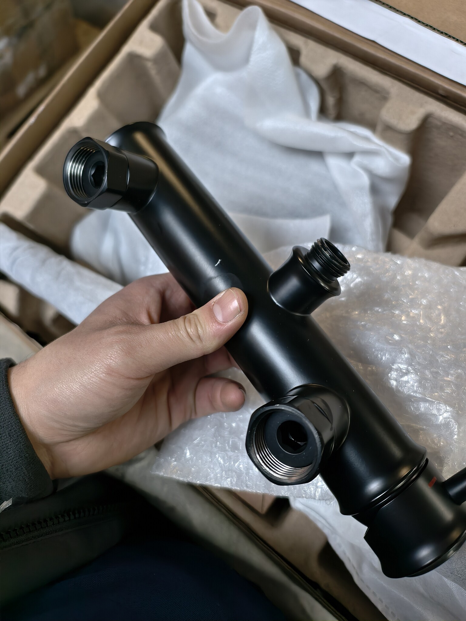 Zwarte Regendoucheset - 40% Korting! - Retourdeal