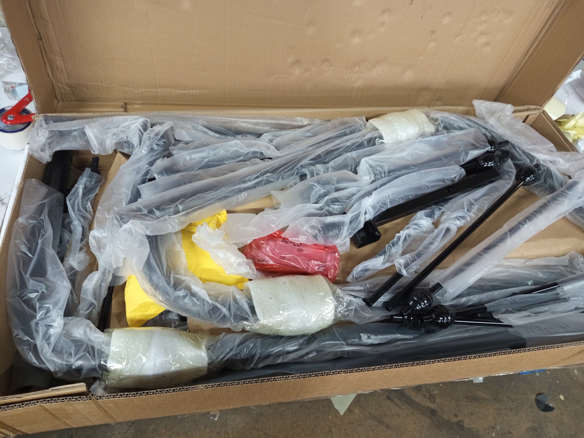 VidaXL Bedframe 160x200 Zwart - Beschadigd - 55% Korting!