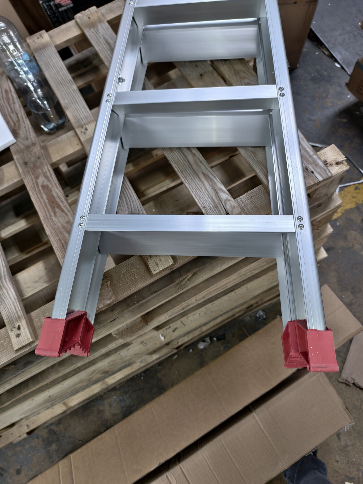 Aluminium Huishoudtrap 2x4 - 50% Korting - Topconditie!