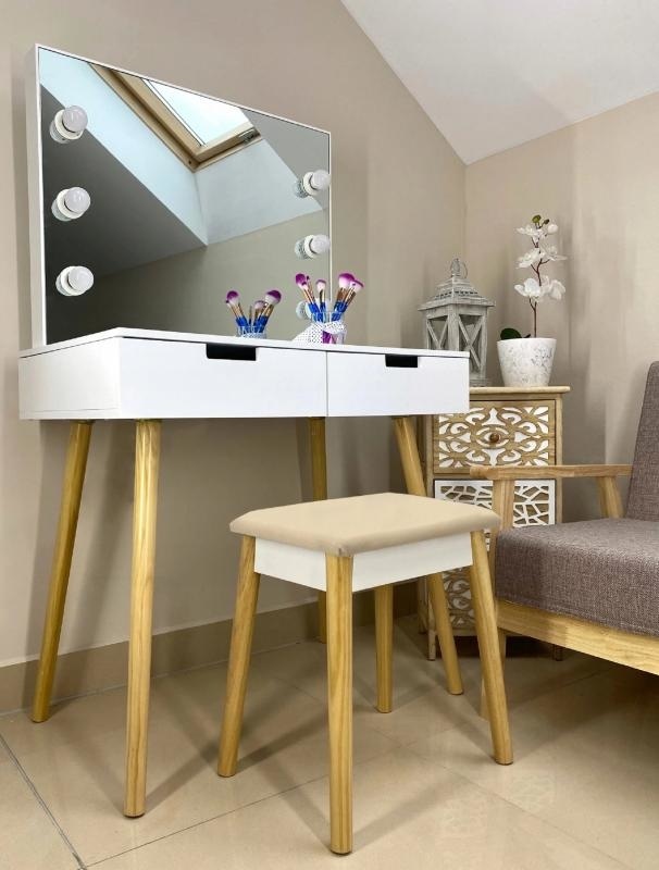 Kaptafel met LED, Spiegel & Kruk - 40% Korting! Scandinavische Stijl