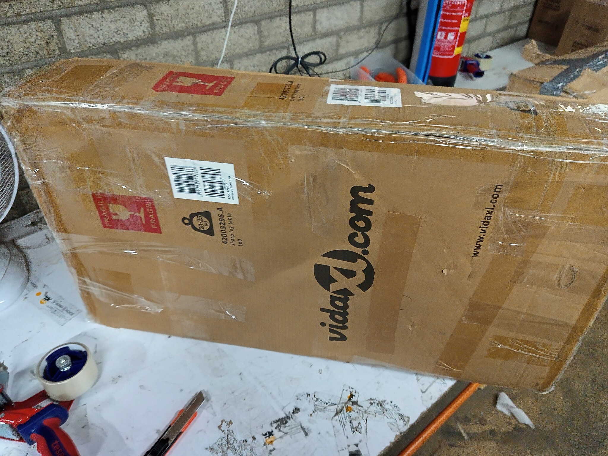 VidaXL Tuintafel Staal/Gehard Glas Zwart 160x80x74cm | 59% Korting!