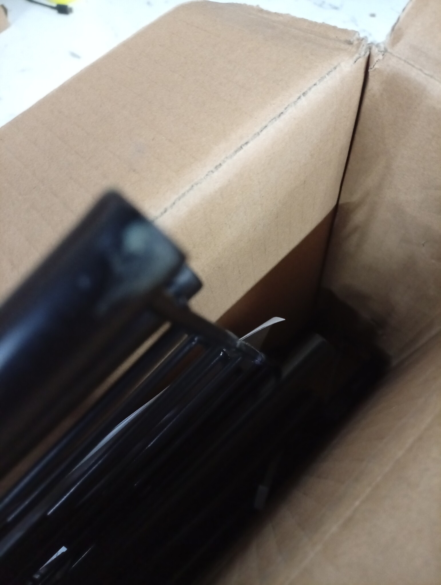 vidaXL Bloemenrek Zwart - 55% Korting! Licht Krasjes | 56x30x96 cm