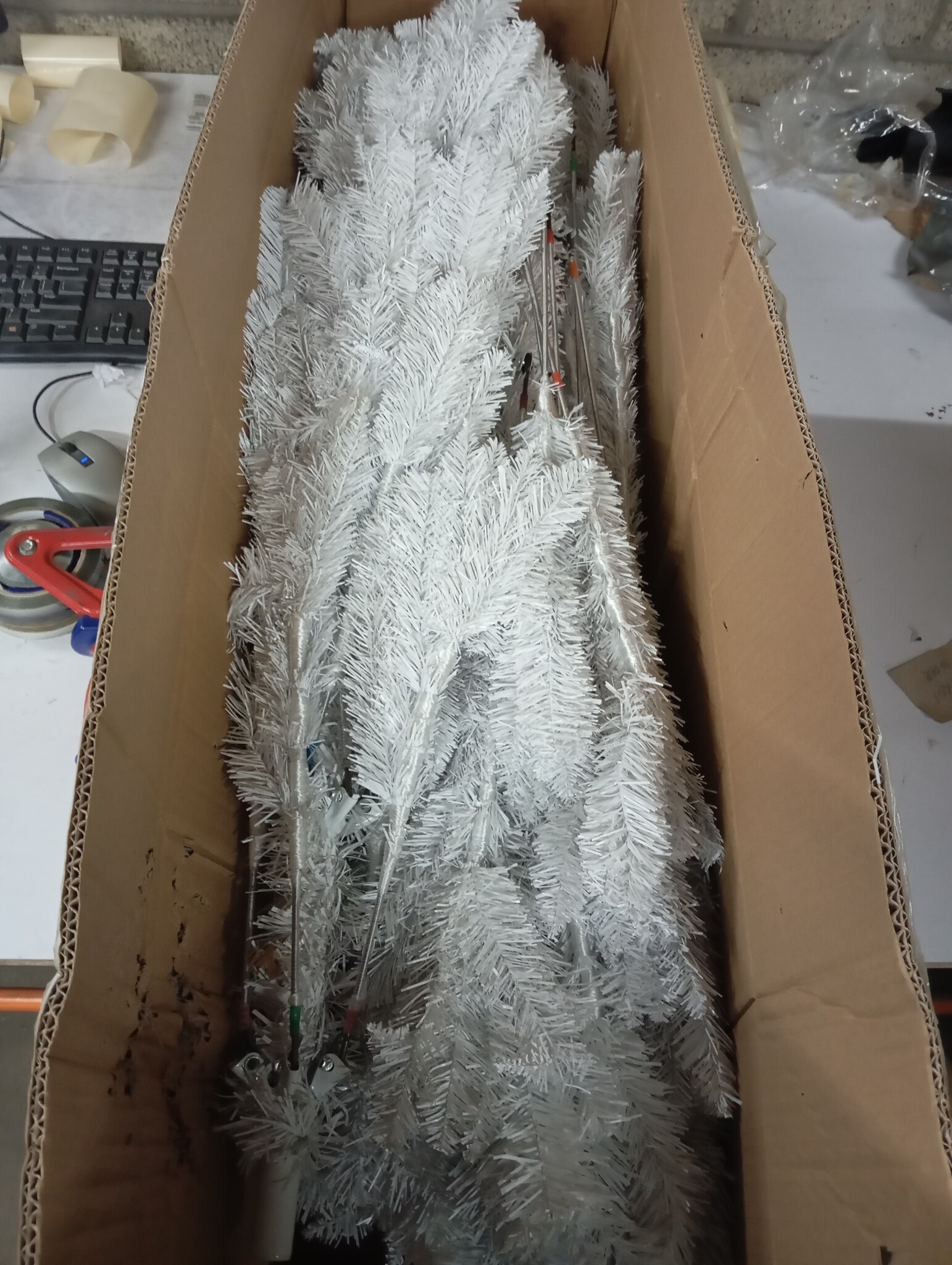 VidaXL Kunstkerstboom Wit 240cm - 40% Korting! Gescharnierd