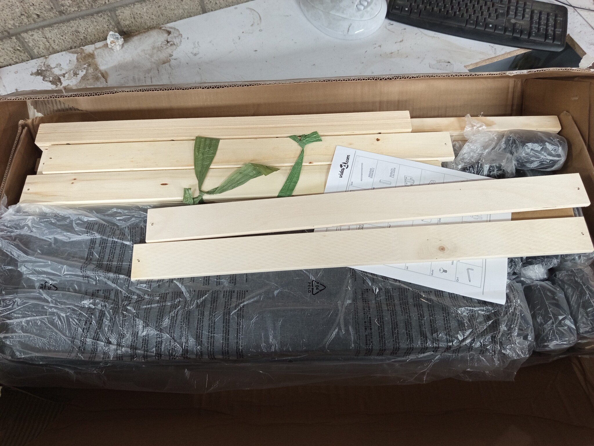 vidaXL Bedframe 140x200cm - Donkergrijs Stoffen Retour - 55% Korting!