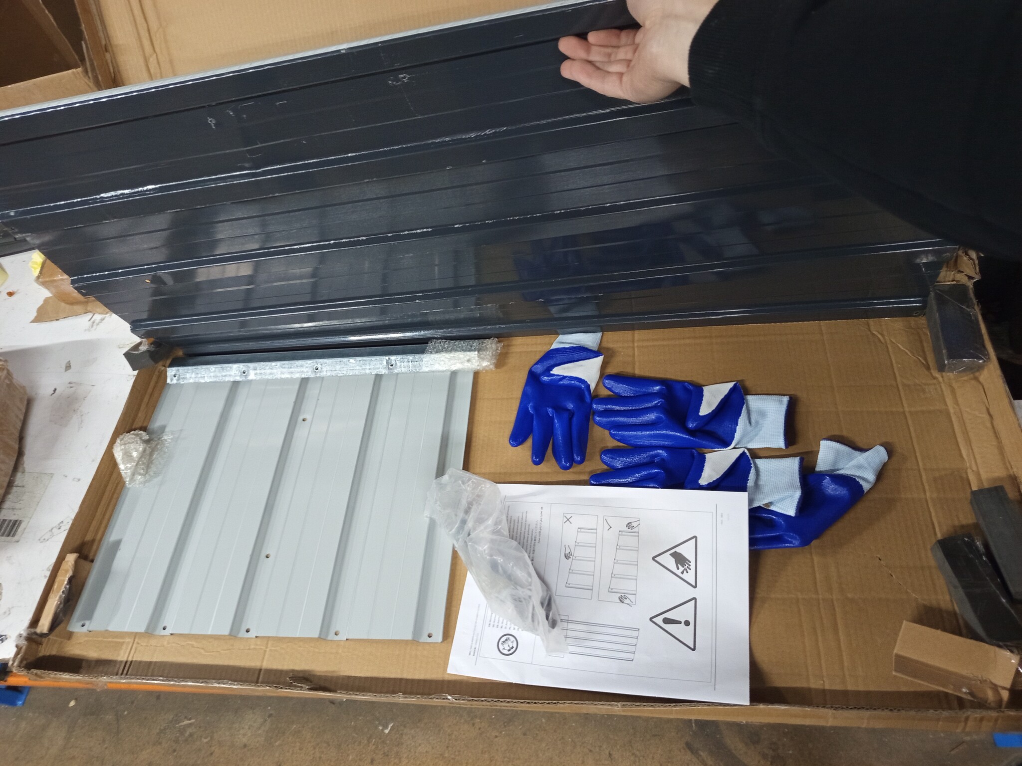 VidaXL Verhoogde Plantenbak Antraciet - 64% KORTING - Kleine Transport schade!