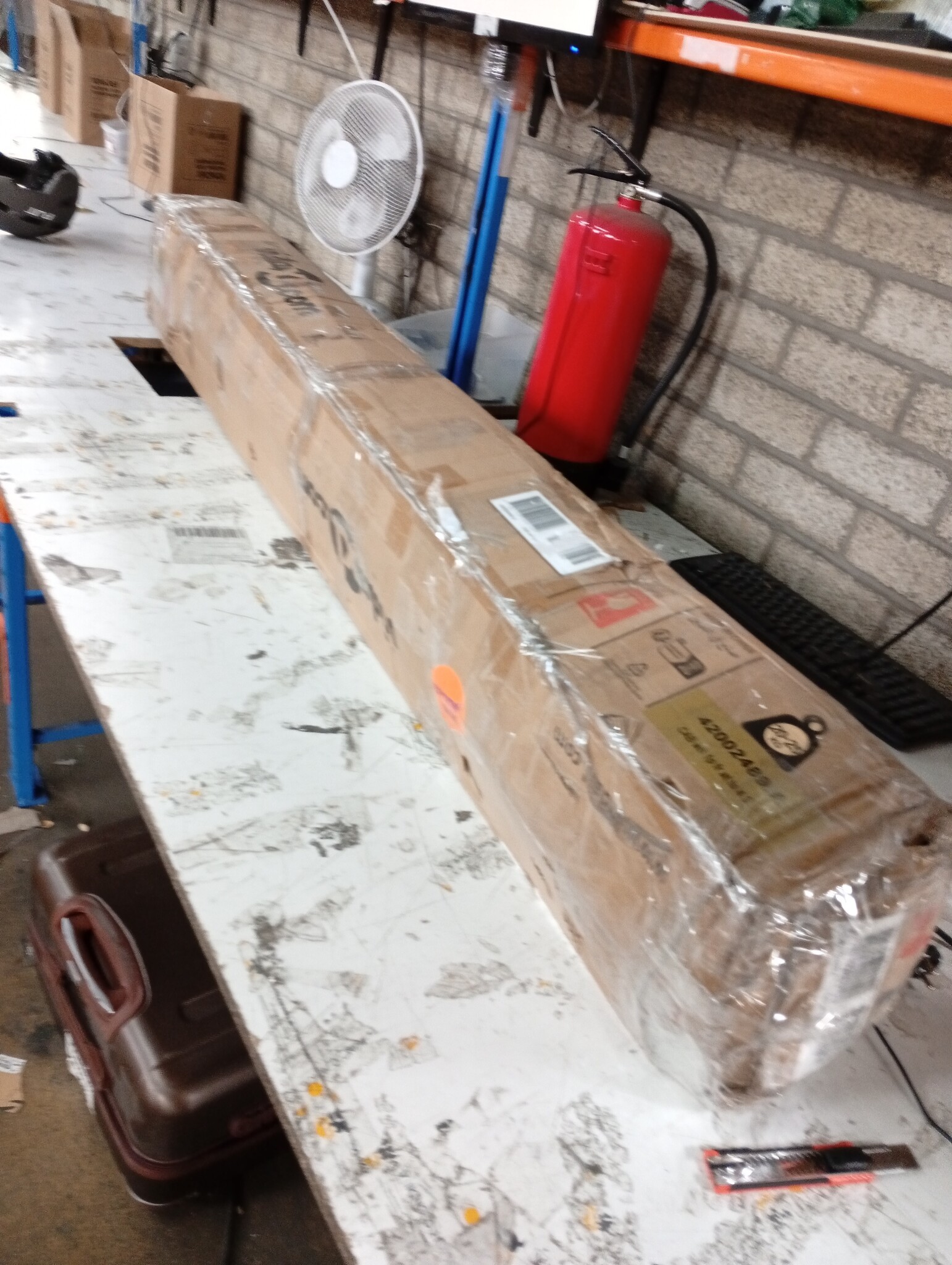 Markies Wit 4x3m Metaal - Grote Deuken & Krassen - 60% Korting!