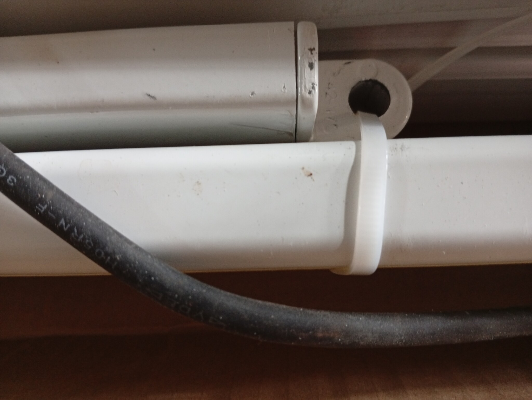 Markies Wit 4x3m Metaal - Grote Deuken & Krassen - 60% Korting!