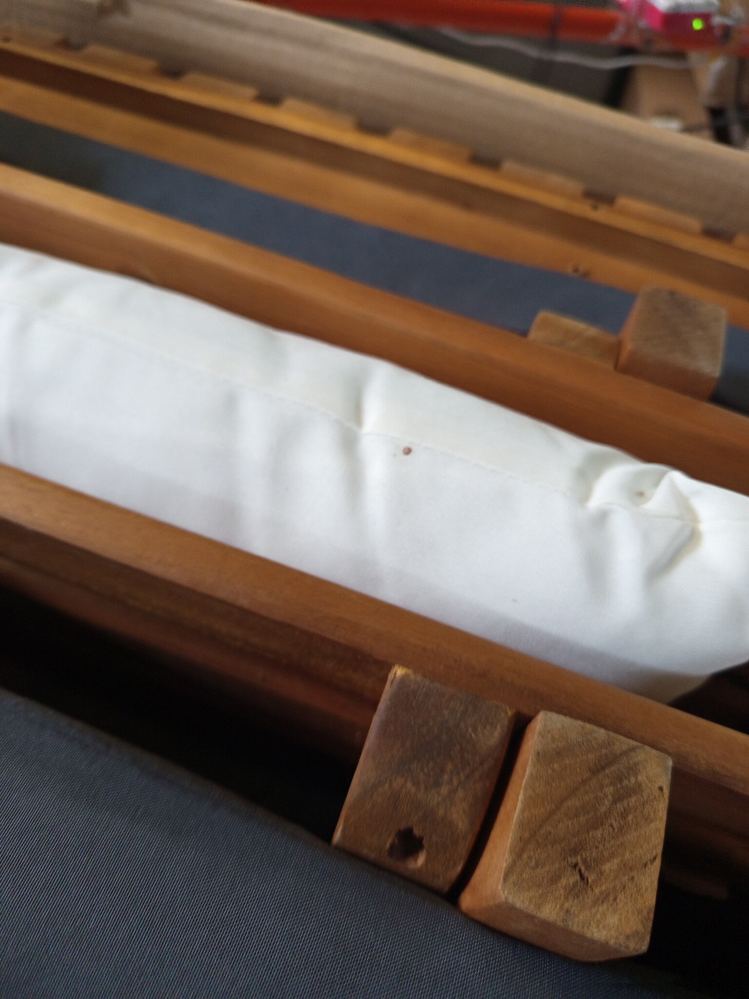 Retourtje: VidaXL Acaciahouten Tuinbank 2-zits + Kussens | 60% Korting!