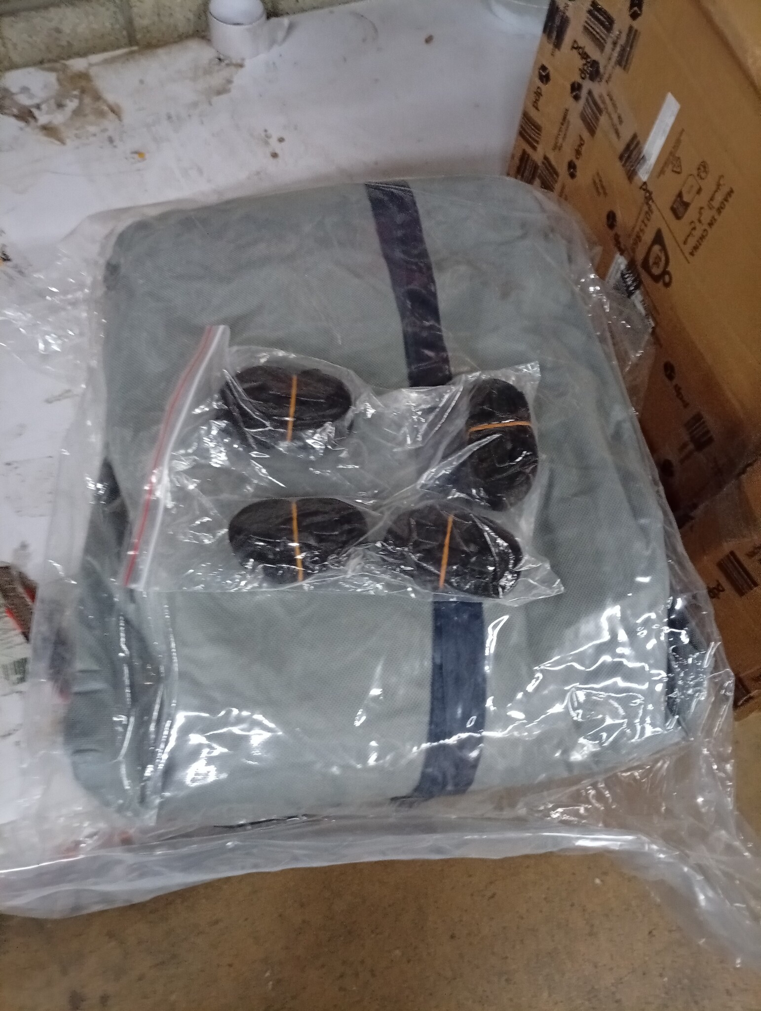 VidaXL Caravanhoes Grijs - 732x250x220cm - 60% Korting! Zo Goed Als Nieuw