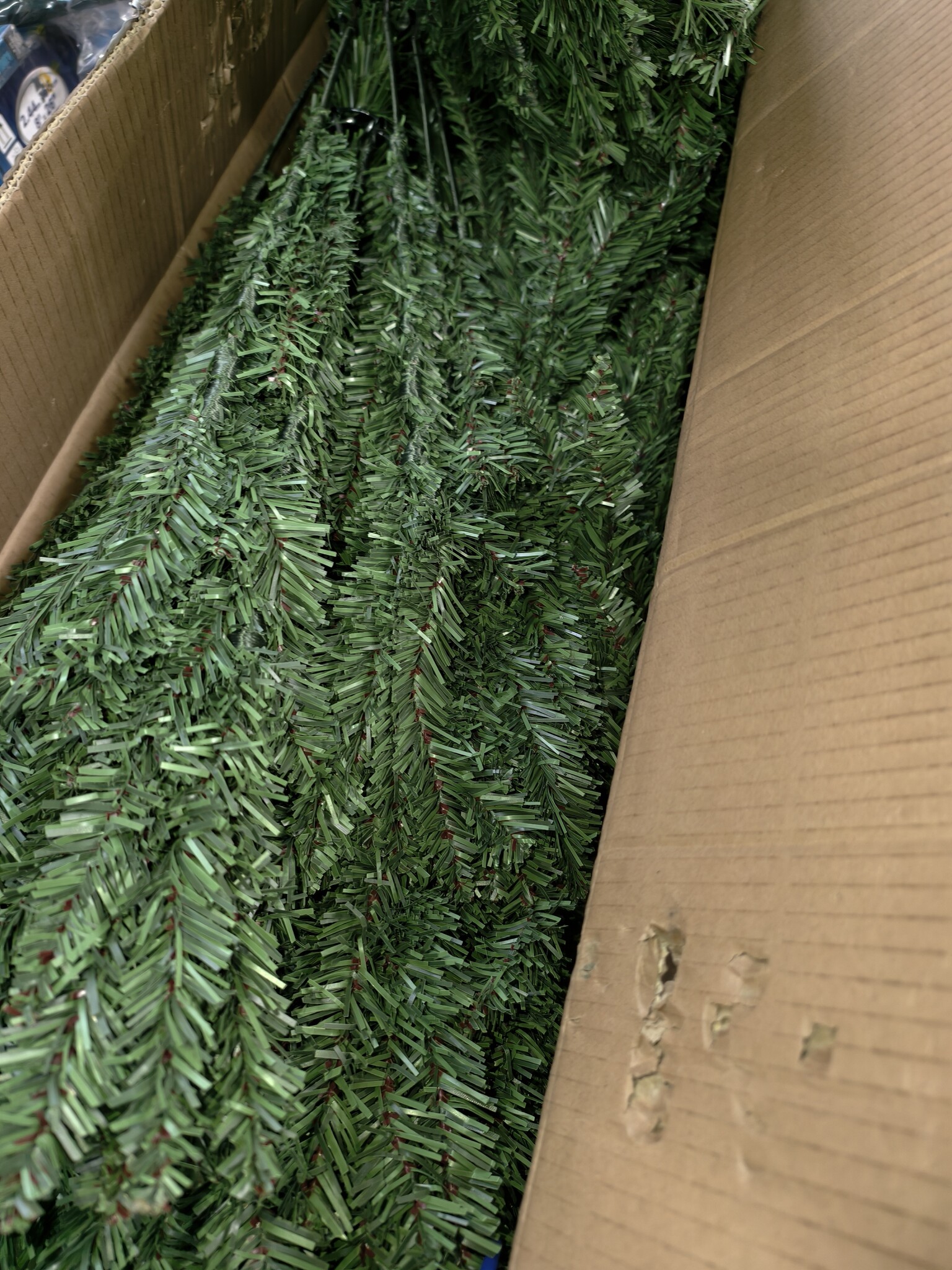 Kunstkerstboom 240 cm - Uitvouwsysteem - 40% Korting | Goede Staat