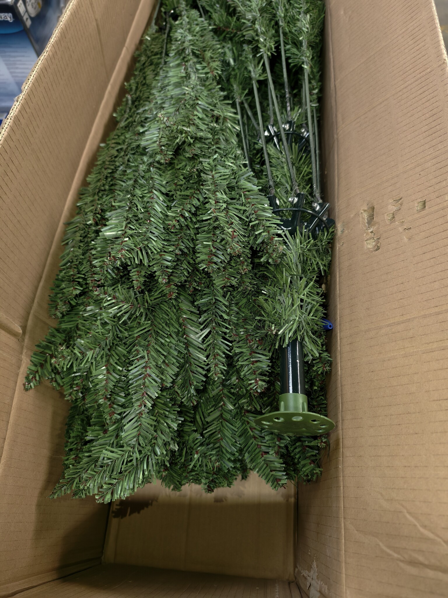 Kunstkerstboom 240 cm - Uitvouwsysteem - 40% Korting | Goede Staat