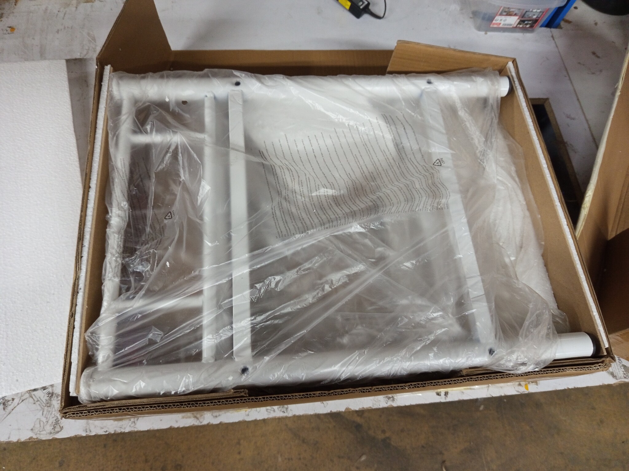 VidaXL Nachtkastjes 2 st metaal & glas - Wit/Transparant | 67% Korting!